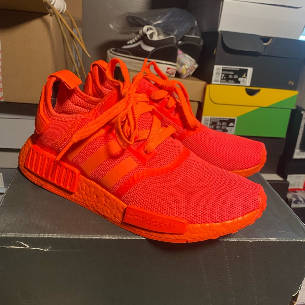 NMD TRIPLE RED